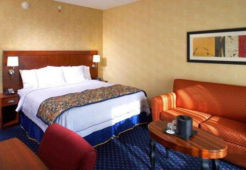 Courtyard By Marriott Akron Stow Room photo